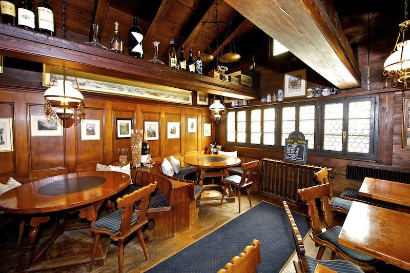 Best apres ski resorts in Europe: Elsie's Bar in Zermatt